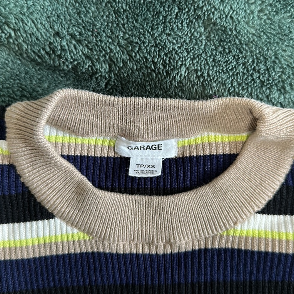 Sweater - Picture 2 of 3